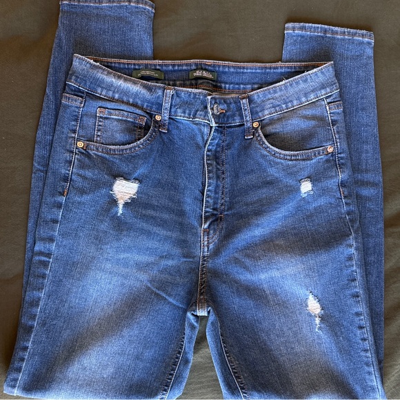 High Rise Ripped Jeans - Picture 6 of 8